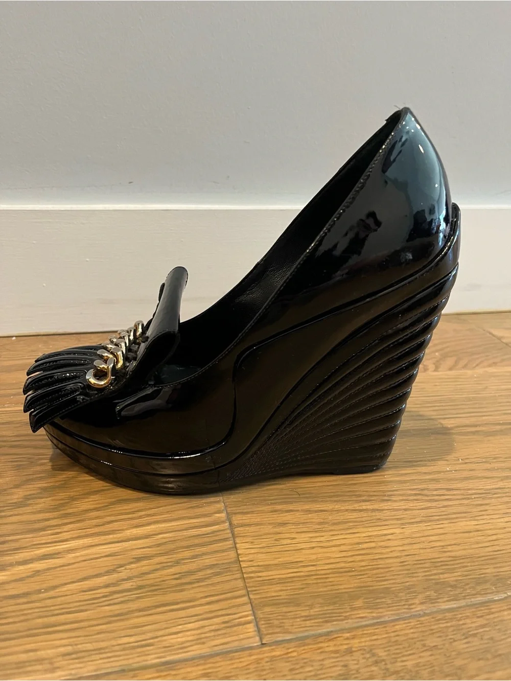 EUC YSL Rive Gauche 37 Myranda Patent Leather Fringe Kiltie Chain Loafer w/ box
